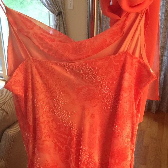 Gorgeous dress - Picture 4 of 5